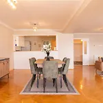 Spacious Flat With Sea View In Izmir Karsiyaka