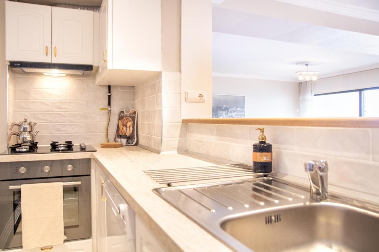 Spacious Flat With Sea View In Karsiyaka *